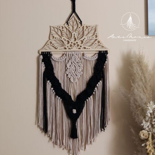 www Królowa Kier 1 Makrama “Królowa Kier”